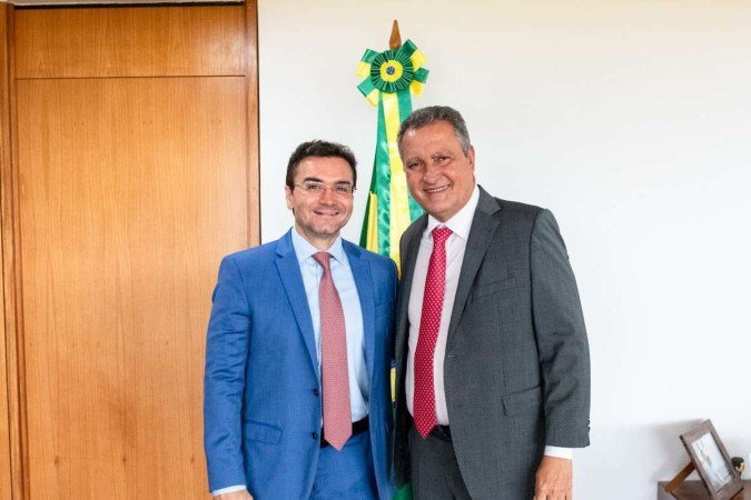 Ministro da Casa Civil, Rui Costa, recebe o novo ministro do Turismo, Celso Sabino, em seu gabinete 14/7 - (crédito: Wagner Lopes/CC) Ministro da Casa Civil, Rui Costa, recebe o novo ministro do Turismo, Celso Sabino, em seu gabinete 14/7 - (crédito: Wagner Lopes/CC)
