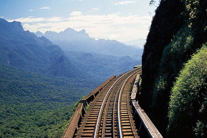 O trem e saiu de Curitiba com destino a Morretes. Segundo passageiro, o passeio foi interrompido por volta das 12h -  (crédito: Reprodução/Instagram/@serraverde_oficial)