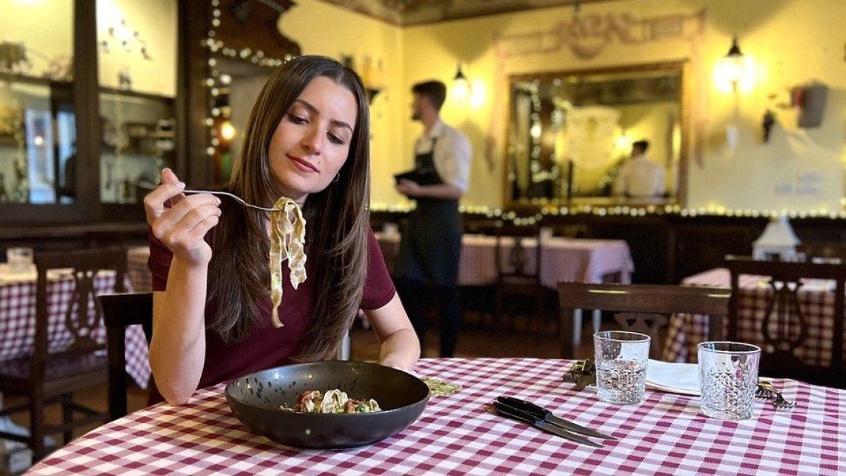 O macarrão feito de insetos que divide italianos