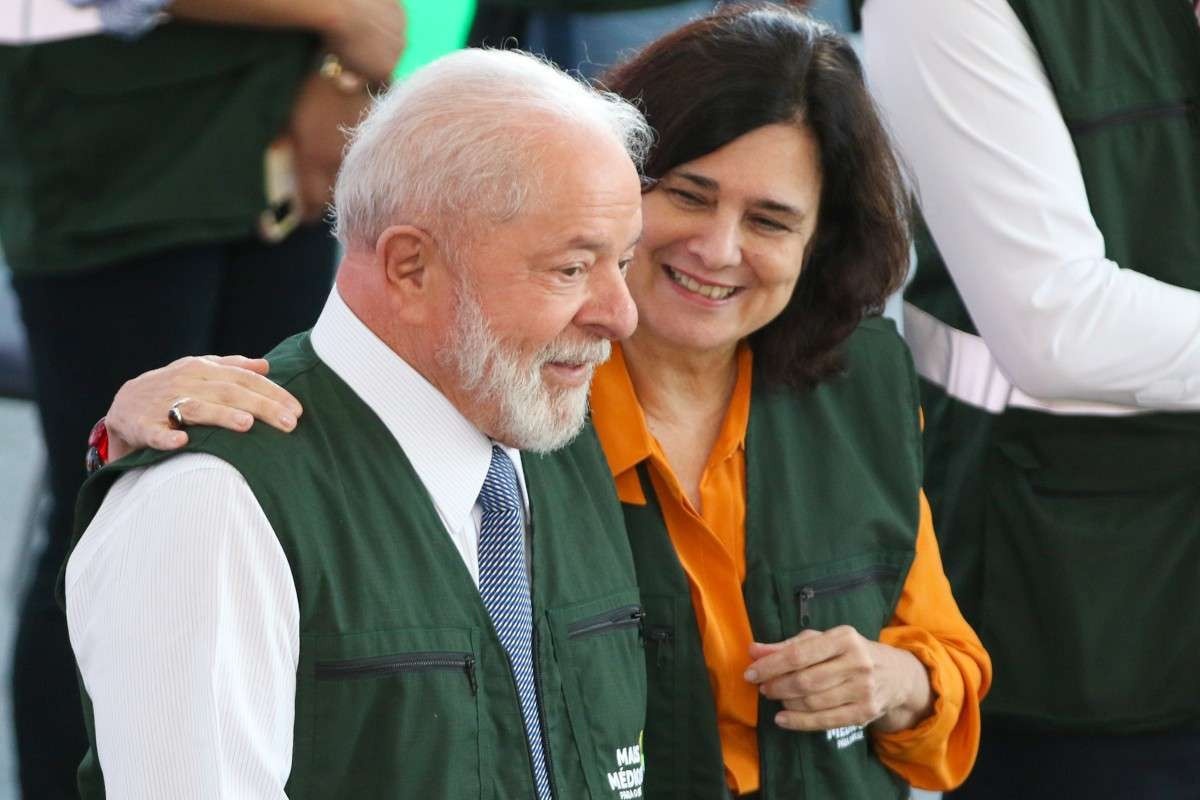 Lula recebe Nísia após cobrar ministra em reunião