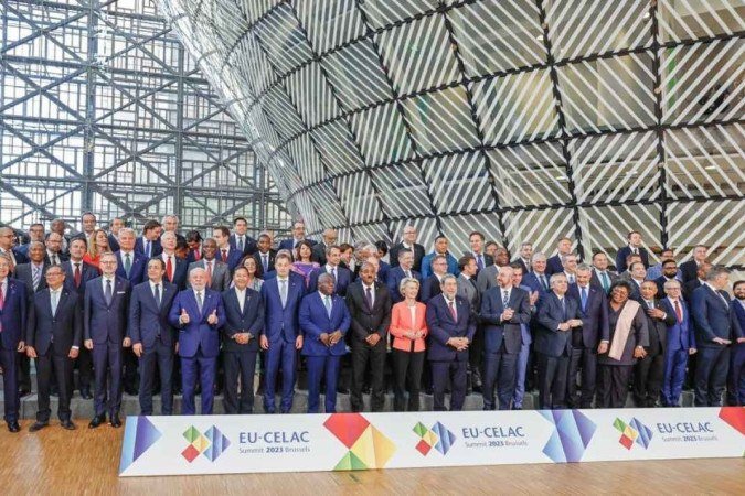 Lula na cúpula entre a União Europeia e a Comunidade dos Estados Latino-americanos e Caribenhos (Celac) - (crédito: Ricardo Stuckert/ PR) Lula na cúpula entre a União Europeia e a Comunidade dos Estados Latino-americanos e Caribenhos (Celac) - (crédito: Ricardo Stuckert/ PR)