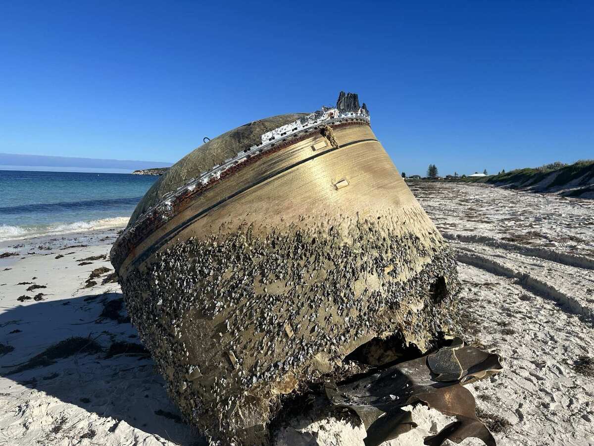 Objeto misterioso é encontrado em praia da Austrália; polícia investiga