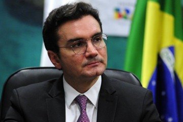 'Não há perspectiva de intervenção nas aéreas', diz Celso Sabino