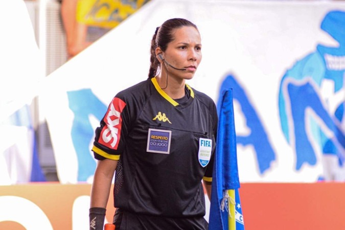 Natural de Luziânia (GO) e membro do quadro da FFDF, Leila Cruz é auxiliar da Fifa desde 2019. Neste ano, vai ao primeiro Mundial da carreira -  (crédito: Jéssika Lineker/Distrito do Esporte)