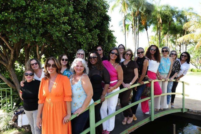 Dia da amizade. Turma de ex-policiais militares que são amigas há quase 40 anos. Pontão do Lago Sul.