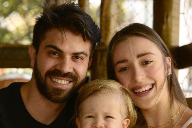  19/07/2023  Cr?dito: Carlos Vieira/CB/DA Press. Bras?lia, DF. Revista. Eternizando momentos. Luciana Oliv? e Pedro Caixeta com o filho Ravi.