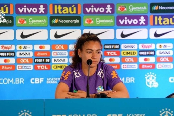 Angelina lamenta o corte de Nycole em fala emocionada, durante coletiva ap?s entrada no elenco em reposi??o da Sele??o Brasileira para a Copa do Mundo Feminina - (crédito: F?bio Souza/CBF) Angelina lamenta o corte de Nycole em fala emocionada, durante coletiva ap?s entrada no elenco em reposi??o da Sele??o Brasileira para a Copa do Mundo Feminina - (crédito: F?bio Souza/CBF)
