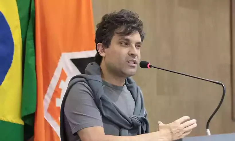 Diego Espino não poderá fazer uso da fala na primeira parte das reuniões por 180 dias - (crédito: Divulgação/Câmara de Divinópolis) Diego Espino não poderá fazer uso da fala na primeira parte das reuniões por 180 dias - (crédito: Divulgação/Câmara de Divinópolis)