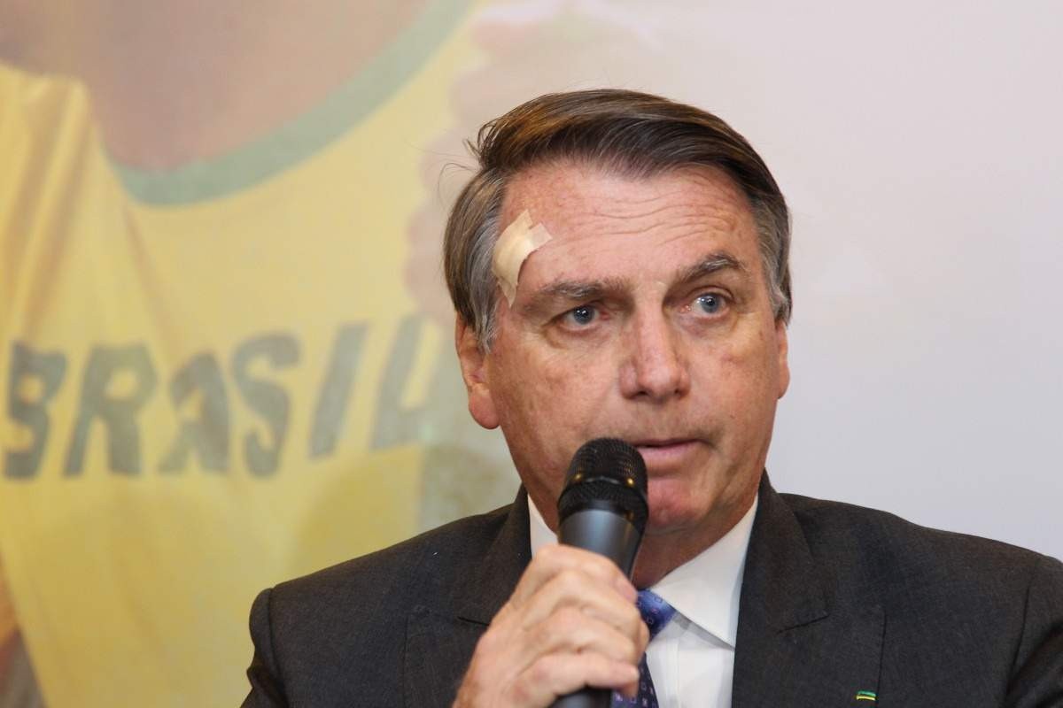 CPMI 8/1: Bolsonaro é responsabilizado por atos de vandalismo em relatório