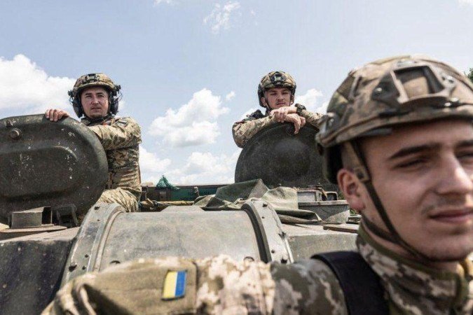 O ministro da Defesa britânico, Ben Wallace, disse que seria 'tolice ignorar' as estratégias de guerra que estão sendo executadas na Ucrânia - (crédito: Getty Images) O ministro da Defesa britânico, Ben Wallace, disse que seria 'tolice ignorar' as estratégias de guerra que estão sendo executadas na Ucrânia - (crédito: Getty Images)