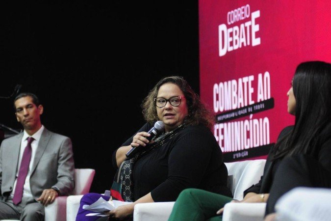 A advogada Cristina Tubino, presidente da Comissão de Violência Doméstica e Familiar da OAB-DF, participou do Correio Debate sobre A advogada Cristina Tubino, presidente da Comissão de Violência Doméstica e Familiar da OAB-DF, participou do Correio Debate sobre