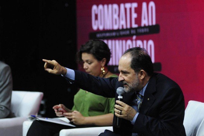  Ben- Hur Viza representante do juizado de violência doméstica e familiar contra as mulheres do núcleo Bandeirante,  falando no evento 