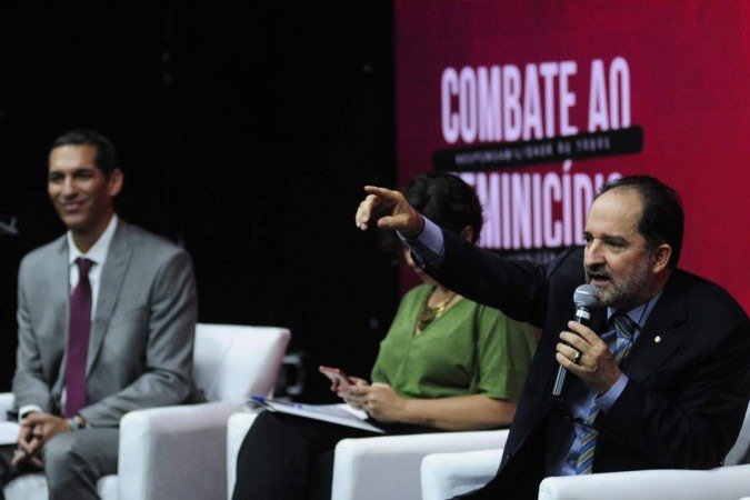  Ben- Hur Viza representante do juizado de violência doméstica e familiar contra as mulheres do núcleo Bandeirante,  falando no evento 