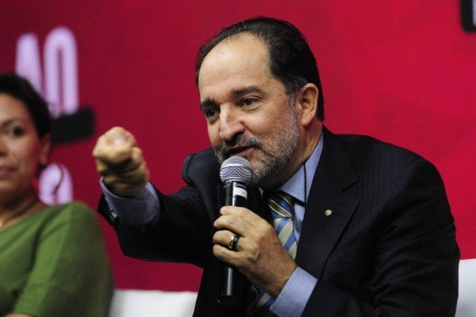  Ben- Hur Viza representante do juizado de violência doméstica e familiar contra as mulheres do núcleo Bandeirante,  falando no evento 