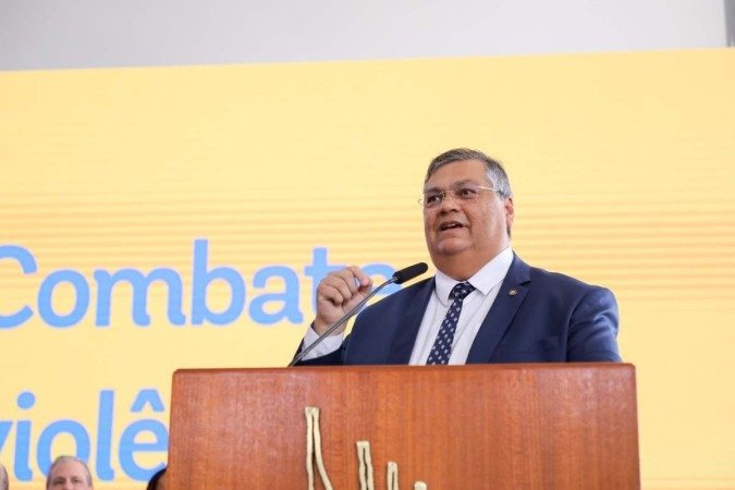 Dino estuda proposta de ampliar faixa de fronteira para que militares possam atuar contra grupos organizados - (crédito: Jamile Ferraris/MJSP) Dino estuda proposta de ampliar faixa de fronteira para que militares possam atuar contra grupos organizados - (crédito: Jamile Ferraris/MJSP)