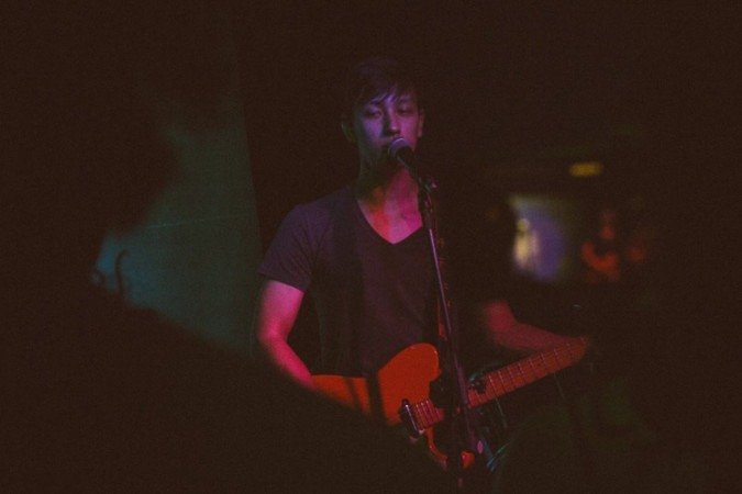 O grupo mistura diversas influências musicais em performances irreverentes