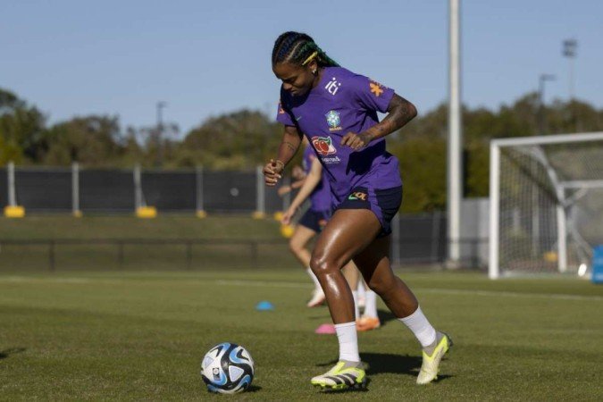 Mensagens de parentes emocionaram o elenco em meio à rotina de treinos na Austrália. O presidente da CBF, Ednaldo Rodrigues, chegou ao país para acompanhar o certame - (crédito: Thaís Magalhães/CBF) Mensagens de parentes emocionaram o elenco em meio à rotina de treinos na Austrália. O presidente da CBF, Ednaldo Rodrigues, chegou ao país para acompanhar o certame - (crédito: Thaís Magalhães/CBF)