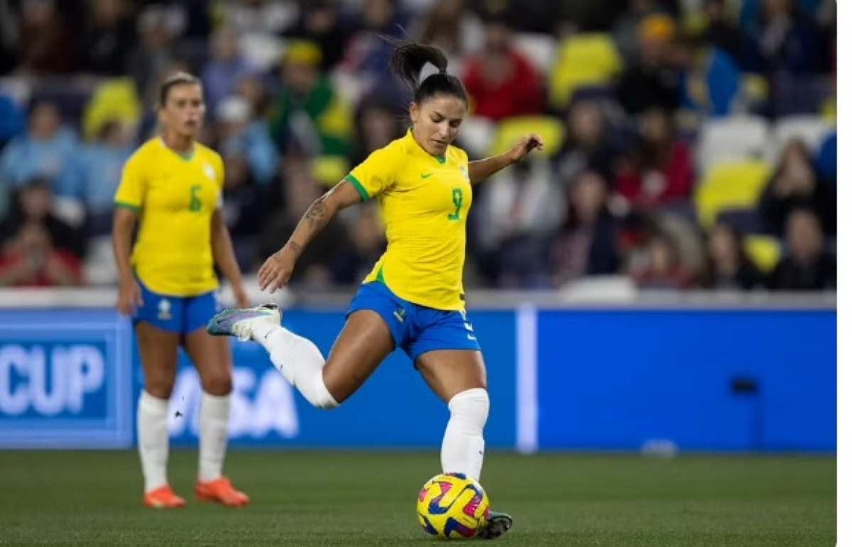 Debinha é a atleta do Brasil com mais patrocínios; veja Top 5 da Copa