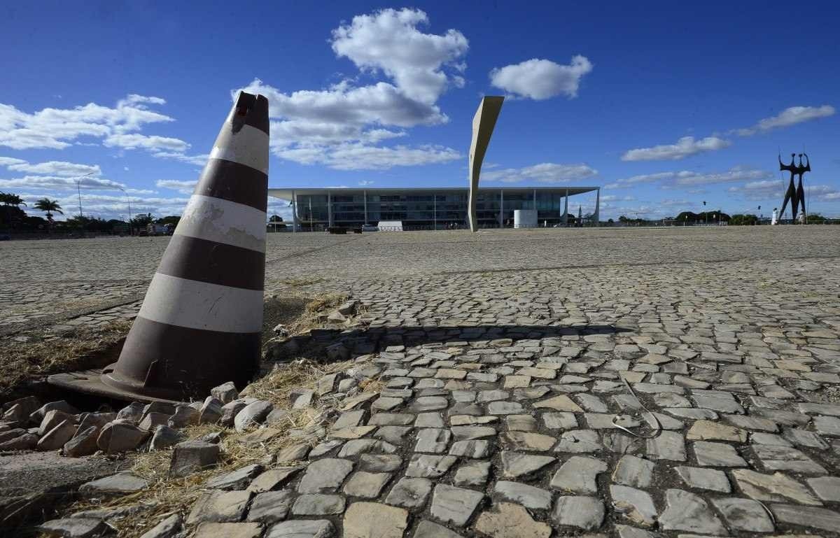 Governo federal anuncia licitação para reformar Praça dos Três Poderes 