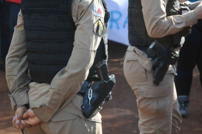 Mulher é morta a facadas depois de briga por carrapato no pão - (crédito: EM Gerais) Mulher é morta a facadas depois de briga por carrapato no pão - (crédito: EM Gerais)
