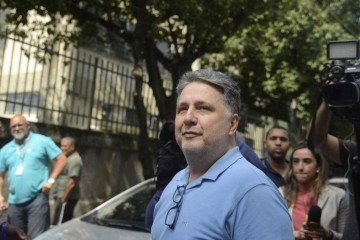 A defesa de Garotinho protocolou no TSE um termo em que afirma que a decisão de abandonar o recurso foi tomada de forma 'livre, expressa, consciente e irretratável' - (crédito: Tânia Rêgo/Agência Brasil) A defesa de Garotinho protocolou no TSE um termo em que afirma que a decisão de abandonar o recurso foi tomada de forma 'livre, expressa, consciente e irretratável' - (crédito: Tânia Rêgo/Agência Brasil)