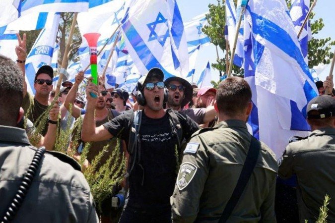 Manifestantes protestam contra nova lei em Jerusalém - (crédito: Getty Images) Manifestantes protestam contra nova lei em Jerusalém - (crédito: Getty Images)