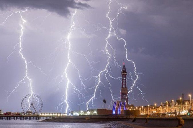 Cientistas estão tentando reproduzir o que ocorre nas nuvens de tempestade - (crédito: Getty Images) Cientistas estão tentando reproduzir o que ocorre nas nuvens de tempestade - (crédito: Getty Images)