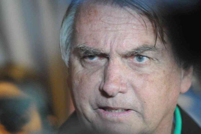 Segundo Bolsonaro, as novas regras darão poder ao presidente Luiz Inácio Lula da Silva (PT) para Segundo Bolsonaro, as novas regras darão poder ao presidente Luiz Inácio Lula da Silva (PT) para