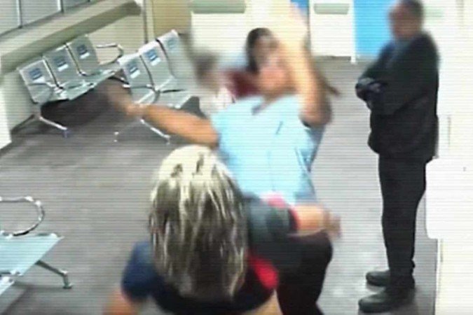 Sandra Lucia Boyer afirmou que um dos agressores dizia estar armado e que teria ameaçado os profissionais que trabalhavam no local - (crédito: Reprodução/TV Globo/Fantástico) Sandra Lucia Boyer afirmou que um dos agressores dizia estar armado e que teria ameaçado os profissionais que trabalhavam no local - (crédito: Reprodução/TV Globo/Fantástico)