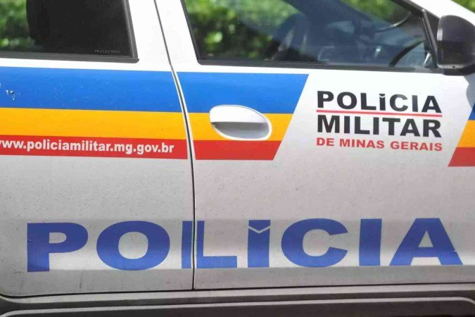 Homem esfaqueia casal que namorava em carro: Homem esfaqueia casal que namorava em carro: