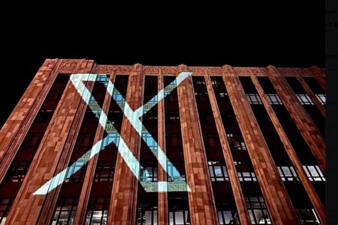 Logotipo X no edifício sede do Twitter, nos Estados Unidos - (crédito: Twiiter/ @elonmusk/ reprodução ) Logotipo X no edifício sede do Twitter, nos Estados Unidos - (crédito: Twiiter/ @elonmusk/ reprodução )