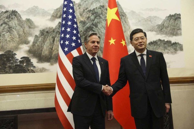 Qin Gang (D) se reúne com Antony Blinken, secretário de Estado norte-americano, em 18 de junho de 2023: ex-embaixador era adepto de política externa agressiva - (crédito: Leah Millis/AFP) Qin Gang (D) se reúne com Antony Blinken, secretário de Estado norte-americano, em 18 de junho de 2023: ex-embaixador era adepto de política externa agressiva - (crédito: Leah Millis/AFP)