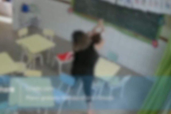 A professora suspeita de tortura uma criança foi indiciada pela Polícia Civil -  (crédito: Reprodução/Câmera de segurança/prefeitura de Astorga)