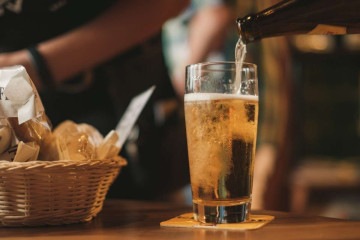 No Brasil, o uso abusivo de bebidas alcoólicas passou de 18,4% para 20,8% entre 2021 e 2023: prejuízo a todos os sistemas, especialmente o cardiovascular  -  (crédito: Reprodução unsplash)