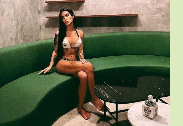 Reprodução/ Instagram @vitoriaguarizo