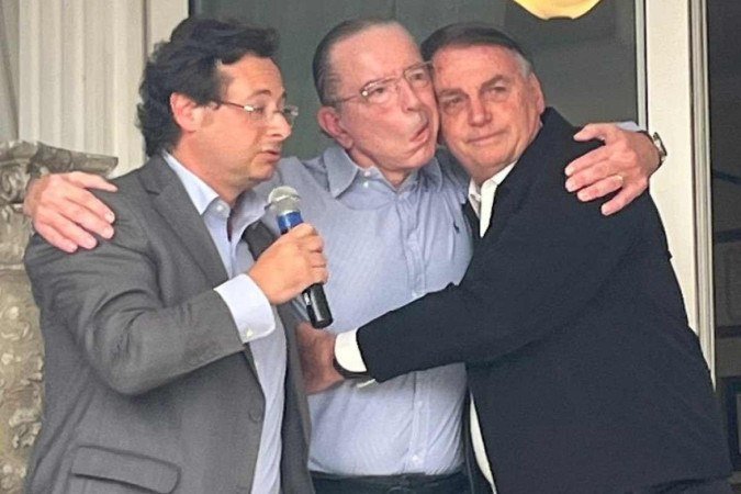 Jair Bolsonaro se encontrou, em almoço, com o médico Antônio Luiz de Vasconcellos Macedo - (crédito: divulgação) Jair Bolsonaro se encontrou, em almoço, com o médico Antônio Luiz de Vasconcellos Macedo - (crédito: divulgação)
