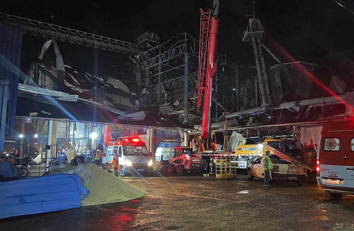 Autoridades investigam causas de explosão que deixou 8 mortos no Paraná