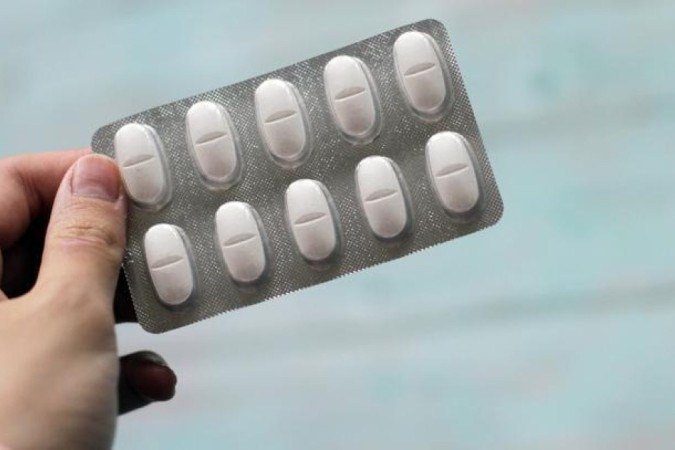 O paracetamol está entre os medicamentos isentos de prescrição mais vendidos em vários países — inclusive no Brasil -  (crédito: Getty Images)