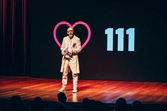 Fabrício Carpinejar
Espetáculo Tudo o que Seu Marido Precisa Saber - (crédito: Guilherme Bezerra ) Fabrício Carpinejar
Espetáculo Tudo o que Seu Marido Precisa Saber - (crédito: Guilherme Bezerra )