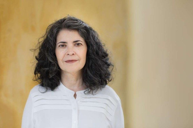 Escritora Micheliny Verunschk, de Caminhando com os mortos e O som do rugido da onça