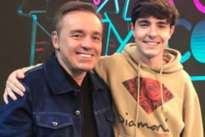 João Augusto mostra uma das últimas fotos tiradas ao lado de Gugu - (crédito: Reprodução/ Instagram/ João Augusto) João Augusto mostra uma das últimas fotos tiradas ao lado de Gugu - (crédito: Reprodução/ Instagram/ João Augusto)