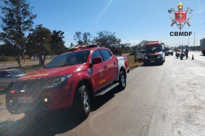 Pedestre é atropelado e morre na Epia Sul. - (crédito: CBMDF/Divulgação) Pedestre é atropelado e morre na Epia Sul. - (crédito: CBMDF/Divulgação)