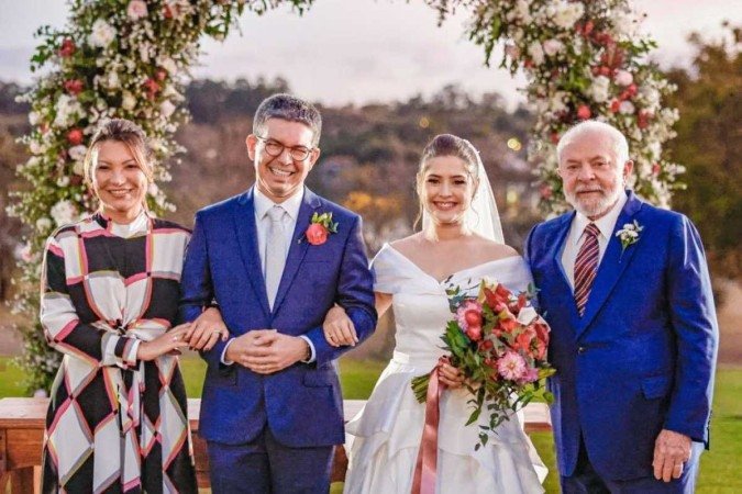 O presidente Lula e a primeira-dama Janja ao lado de Randolfe Rodrigues e Priscila Barbosa - (crédito: Ricardo Stuckert) O presidente Lula e a primeira-dama Janja ao lado de Randolfe Rodrigues e Priscila Barbosa - (crédito: Ricardo Stuckert)