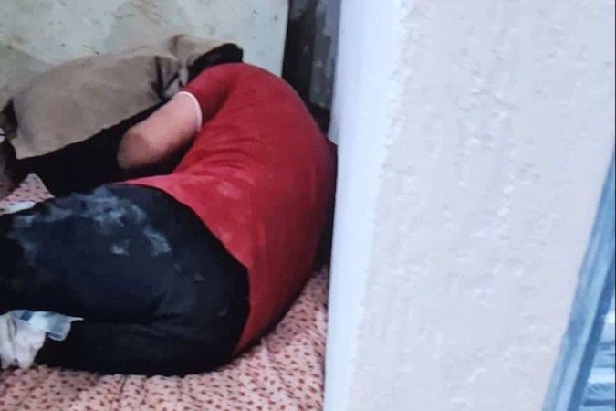 O comerciante foi espancado e as fotos eram enviadas à família - (crédito: Material cedido ao Correio) O comerciante foi espancado e as fotos eram enviadas à família - (crédito: Material cedido ao Correio)