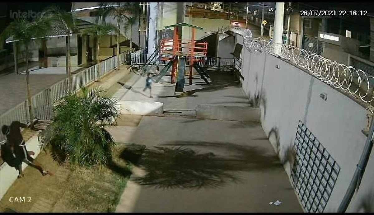 Mulher é agredida pelo marido na frente do filho de 4 anos em Valparaíso