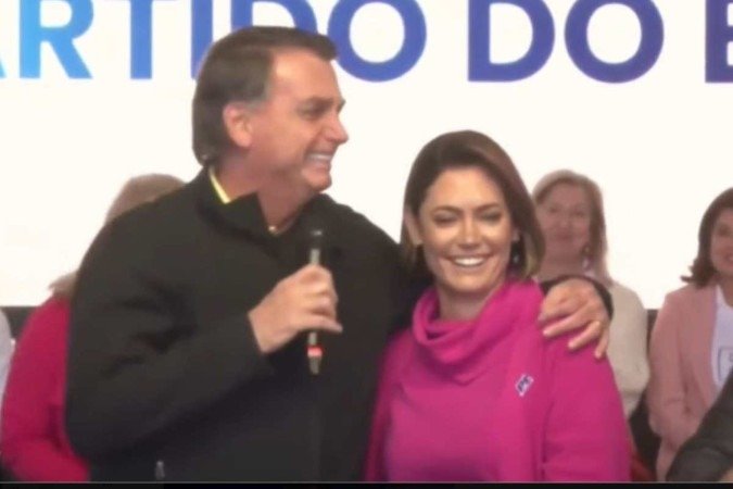 Bolsonaro e Michelle - (crédito: Reprodução de vídeo/Redes sociais) Bolsonaro e Michelle - (crédito: Reprodução de vídeo/Redes sociais)