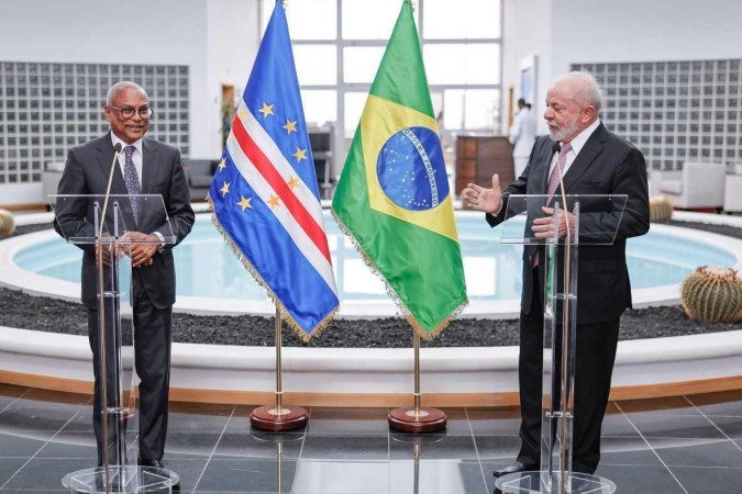 Lula com o presidente de Cabo Verde, José Maria Neves. Na agenda externa brasileira está atenção maior à África para ampliar influência no continente -  (crédito: Ricardo Stuckert/PR)