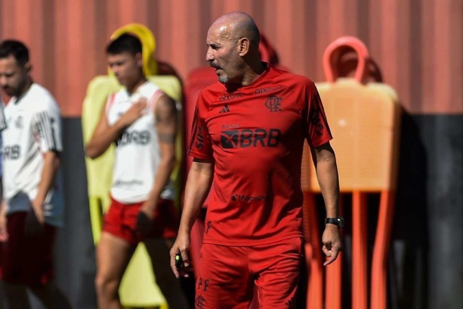 Pablo Fernández deu um soco no rosto do jogador Pedro durante uma discussão -  (crédito: Marcelo Cortes / Flamengo)