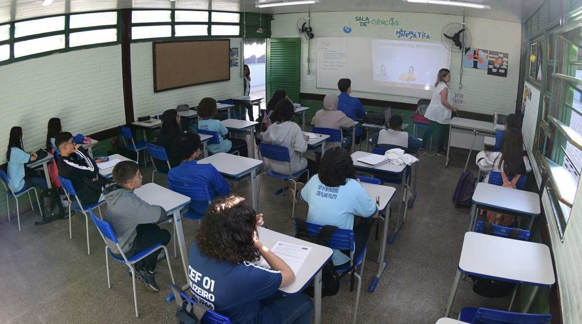 Votação de relatório sobre Novo Ensino Médio é adiada para 2024