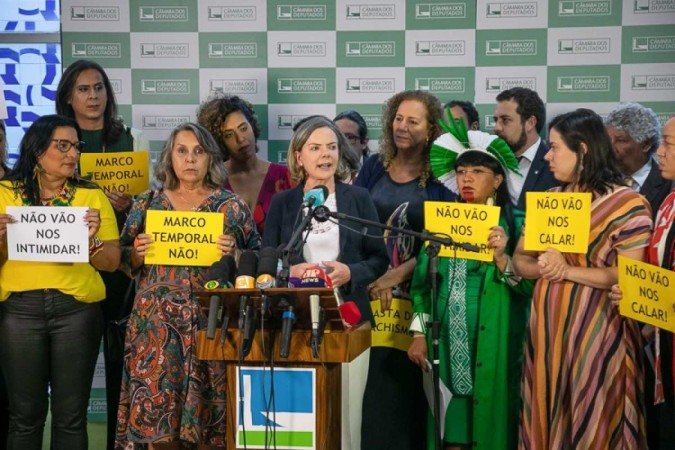 Deputadas protestam contra inquérito que pede cassação - (crédito: Reprodução Gabriel Paiva/PT) Deputadas protestam contra inquérito que pede cassação - (crédito: Reprodução Gabriel Paiva/PT)